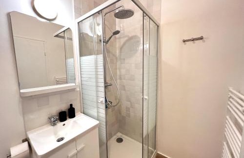 Old Town Apartment | Le Comte - Heart of Dijon - With AC