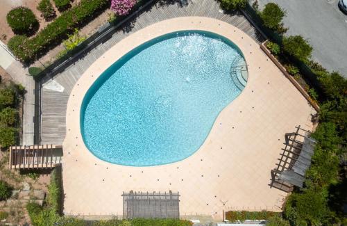 Carqueiranne Apartment | Le Corsaire - Séjour Relaxant, Plage & Piscine