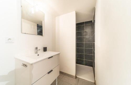 6th Arrondissement Apartment | Le Cosmo - Cosy appart 2 pers-Brotteaux-Métro B