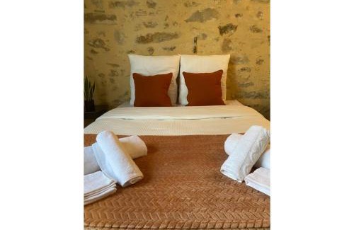 Flore Apartment | Le cosy-chic, 2 min à pied cathédrale , Jacobins