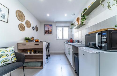 Flers-Bourg Apartment | LE COSY - Free Parking - Proche Gares Lille - Netflix - Wifi