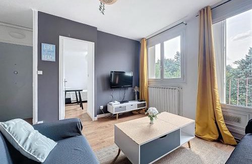 5th Arrondissement Apartment | Le Cosy Genin - 3 Chambres Bureaux Parking