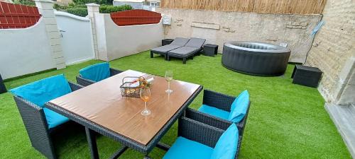 Saint-Michel-le-Cloucq Apartment | Le Cosyhome Michelais I Grand Parking & Netflix & Salon de Jardin