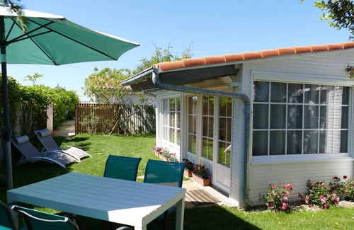 Saint-Palais-sur-Mer House | Le Cottage, house with garden 300 meters from the beach