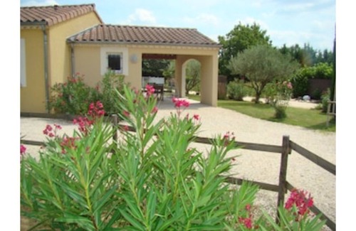 Vallon-Pont-d'Arc Villa | Le Coucouru, Villas Saint Laurent. Villa 4 pers, air conditioning, private pool