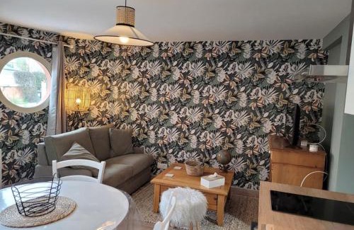 Donville-les-Bains Apartment | Le cours Donville, appart neuf à 100m de la mer