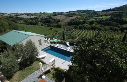 Arcevia Apartment | Le Cune, Apt La Terrazza - AC, Pool & Jacuzzi