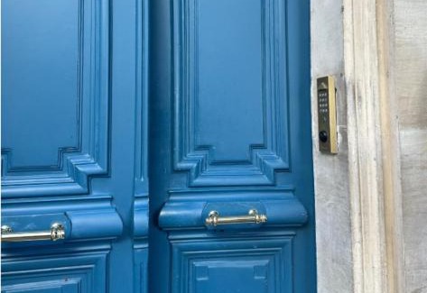 Quartier de Rochechouart Apartment | Le Dark