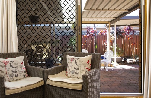 Woy Woy House | 'Le Dauphin' 2Km from beach