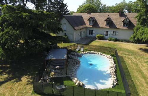 Huisseau-sur-Mauves House | Le Domaine de Baracas - Le Grand Gîte 4 étoiles - piscine-billard-baby-foot-cheminée - 14 personnes