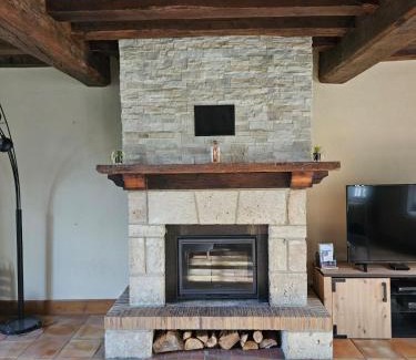 Huisseau-sur-Mauves House | Le Domaine de Baracas - Le Grand Gîte 4 étoiles - piscine-billard-baby-foot-cheminée - 14 personnes