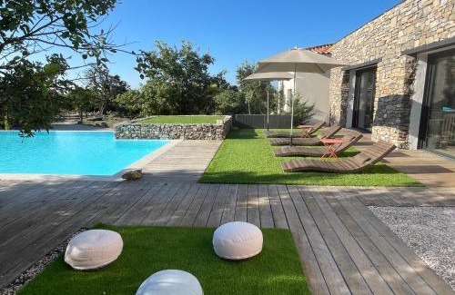 Cazevieille House | Le Domaine du Cade - Gîtes d'exception 4 étoiles "Le Lodge du Cade "