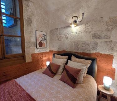 Blois Apartment | Le Donjon Beauvoir - appartement insolite au centre de Blois