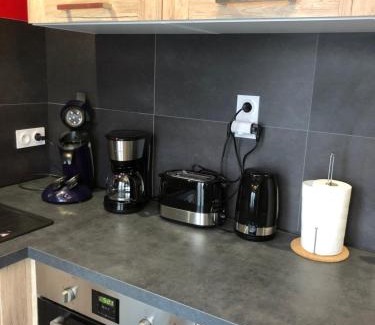 Saint-Martin de Brehal Apartment | LE DRAKKAR - 1 chambre - 4 personnes - Proximité de la plage
