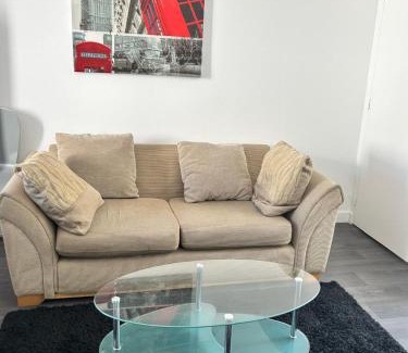 Carhaix-Plouguer Apartment | Le Duplex de la Place