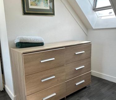 Carhaix-Plouguer Apartment | Le Duplex de la Place