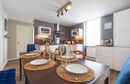 Centre Sud Apartment | Le Duplex des Ducs- Au cœur du centre Historique- SR Loc