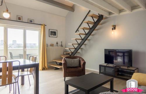 Chateaudun-Bannier Apartment | Le Duplex Ensoleillé du Parc * Parking * Balcon *