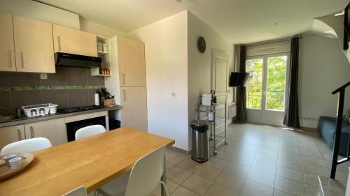 Palaiseau Apartment | Le Duplex , Proche Gare RER, Parking, Arrivée autonome