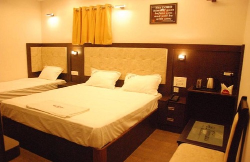 East Tambaram Hotel | Le Emerald Residency