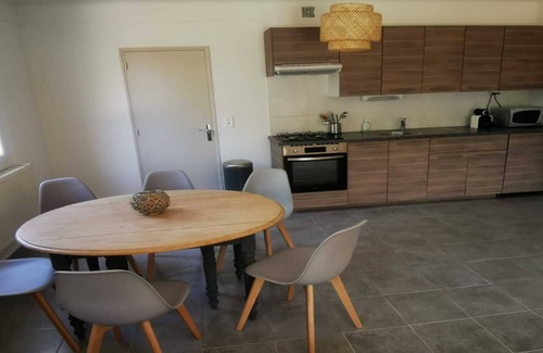 Cabrieres-d'Avignon House | Le Fiacre, house, private heated pool, air-conditioned living room Luberon, Provence.