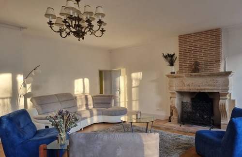 Bruniquel House | Le Flacon de la Verrouille La Vie est Belle Bed&breakfast Avec Piscine