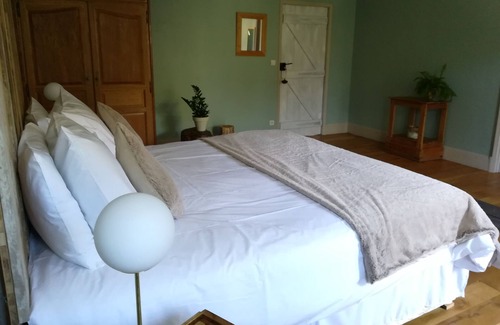 Bruniquel House | Le Flacon de la Verrouille La Vie est Belle Bed&breakfast Avec Piscine