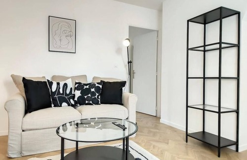 Saint-Quentin Apartment | Le Fleur de Coton