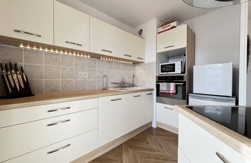 Barriere de Paris Apartment | Le Flower - 4p - Calm & Bright/Balcony/Parking