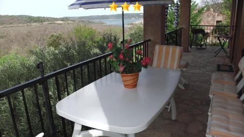Bauduen House | Le font castellan
