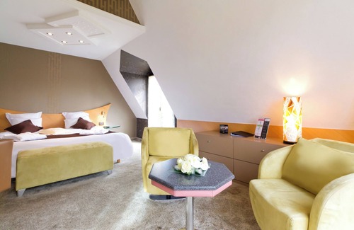 Villedieu-les-Poeles Hotel | Le Domaine des Chevaliers de Malte