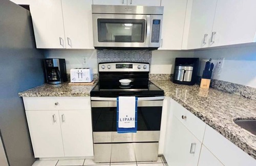 Sunny Isles Beach Condo | Le Frontenac in Sunny Isles unit 402 (STR-03003)