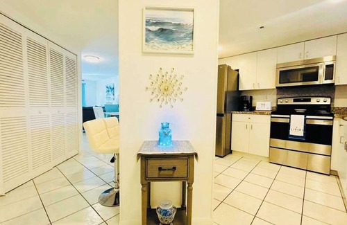 Sunny Isles Beach Condo | Le Frontenac in Sunny Isles unit 402 (STR-03003)