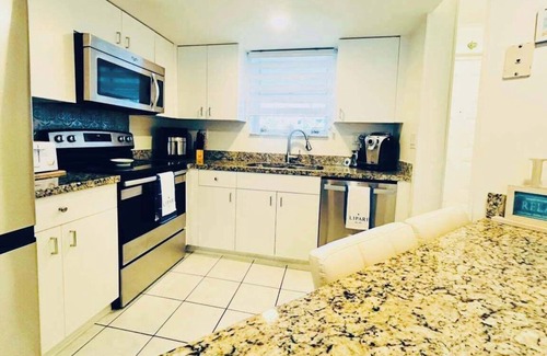 Sunny Isles Beach Condo | Le Frontenac in Sunny Isles unit 402 (STR-03003)