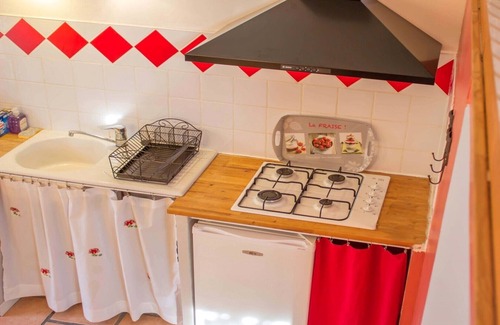 Saint-Paul-Trois-Chateaux Cottage | Le Gîte Menthe for 2 people