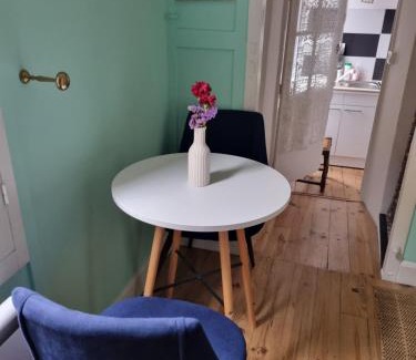 Cordes-sur-Ciel Apartment | Le Gîte d'Olympe