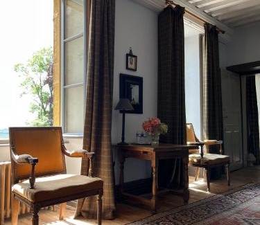 Saint-Julien-de-Civry House | Le gîte Damas du Château de Vaulx