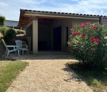 Allex House | Le gîte de la vieille pierre 'climatisé'