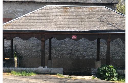 Courbouzon House | Le gîte du Lavoir - Les gîtes de joséphine