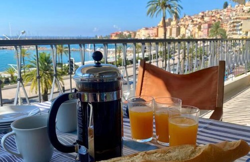 Menton Apartment | Le Garavan-vue mer-plage-clim-terrasse