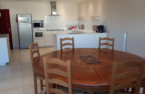 Lerne House | LE GARGANTUA with heated swimming pool for gatherings with family and friends.