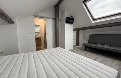 Belair Apartment | Le Gaston de Belair - Room 007 - Shared Kitchen