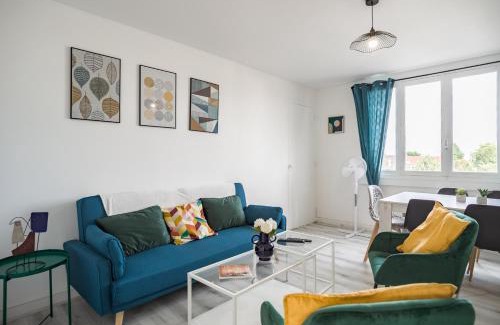 Troyes Apartment | Le Gatsby - Chambre 1 - Prox Hypercentre