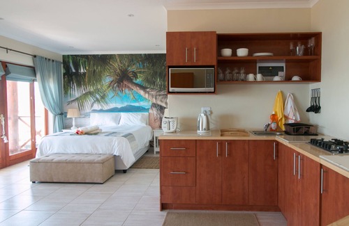 Cape Town Apartment | Le Gaulois - sea facing flat - L'Orchidee