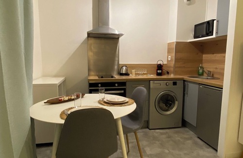 Poitiers Apartment | Le Girouard - Centre - Free Parking - NETFLIX, WIFI