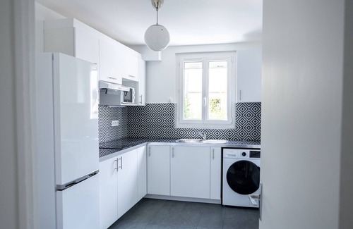 Vitry-sur-Seine Apartment | Le Gite de L'arbousier. Ambiance Cosy et Idéalement Situé Pour Découvrir Paris!