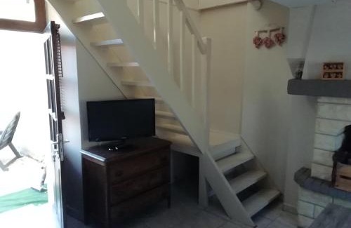 Anctoville House | LE GITE DE LA MAISON ROUGE