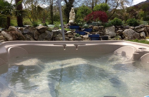 Lourdes House | Le Gîte de Merete with SPA, wheelchair accessible, 8-14 people