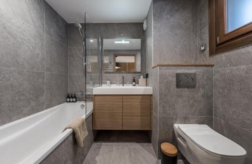 Courchevel Ski Chalet | Le Glacier Pelve Courchevel 1650 - Five Bedrooms - Bed & Breakfast