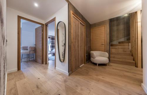 Courchevel Ski Chalet | Le Glacier Pelve Courchevel 1650 - Five Bedrooms - Bed & Breakfast